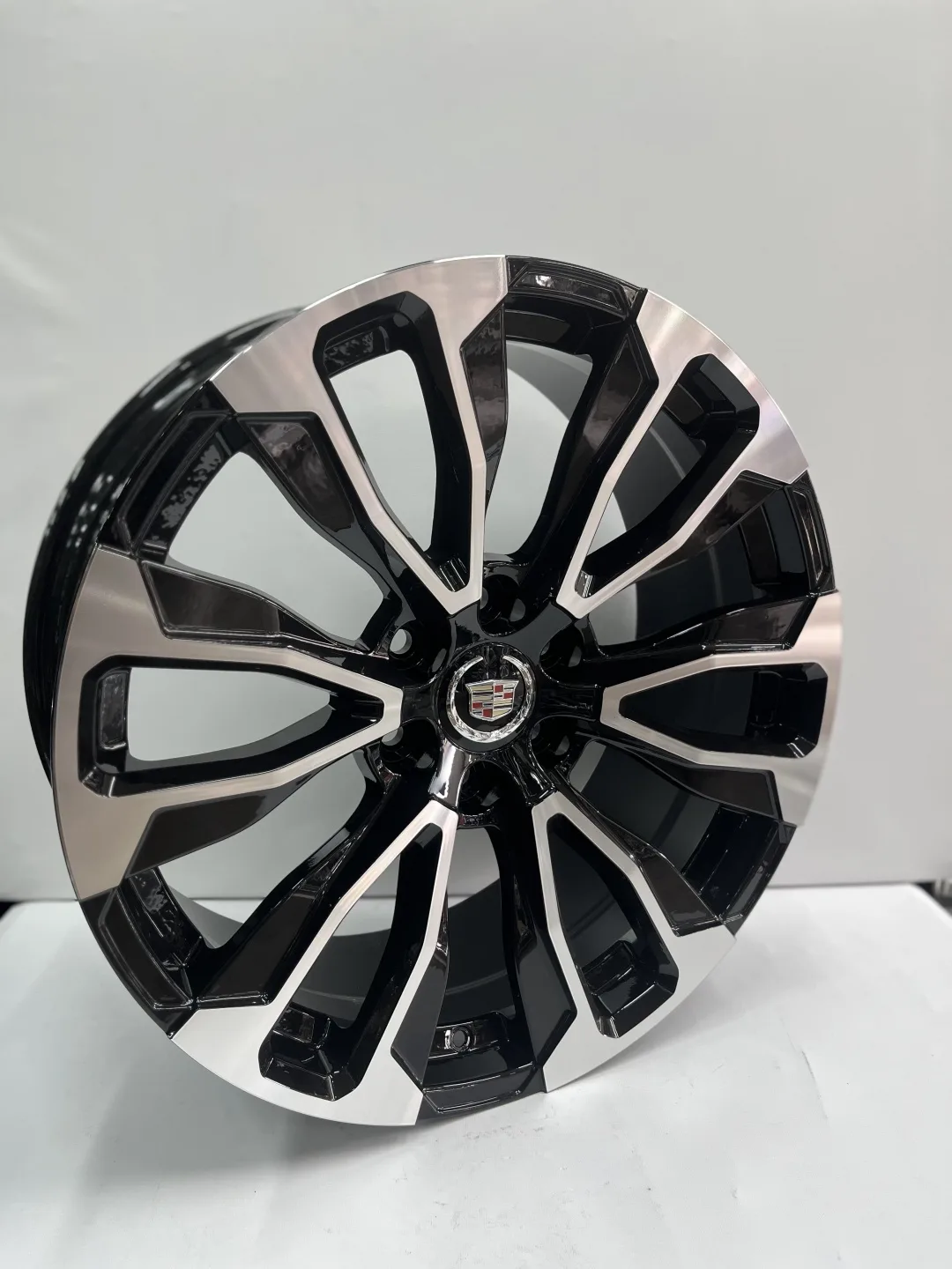 Cadillac 831658 9x22/6x139.7 D78.1 ET25 4 диска черный