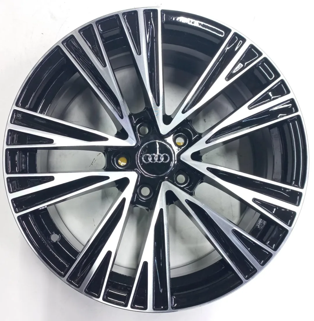 Audi 045-7 7.5x17/5x112 D66.6 ET30 серебристый, черный