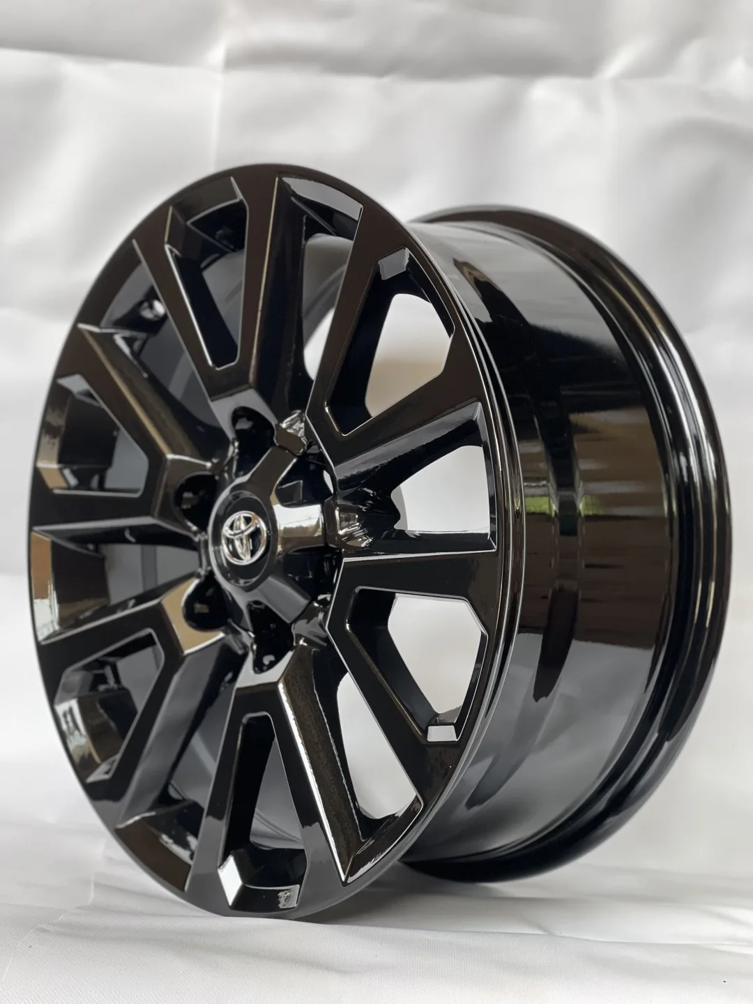 ACX Bk1072 7.5x18/6x139.7 D106.1 ET25 черный