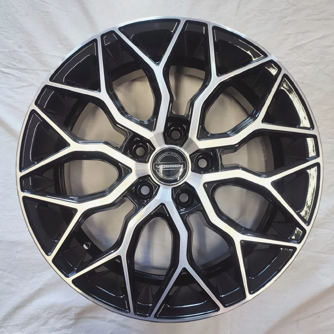 Tech-Line 1770 7x17/5x114.3 D67.1 ET38 черный, серебристый