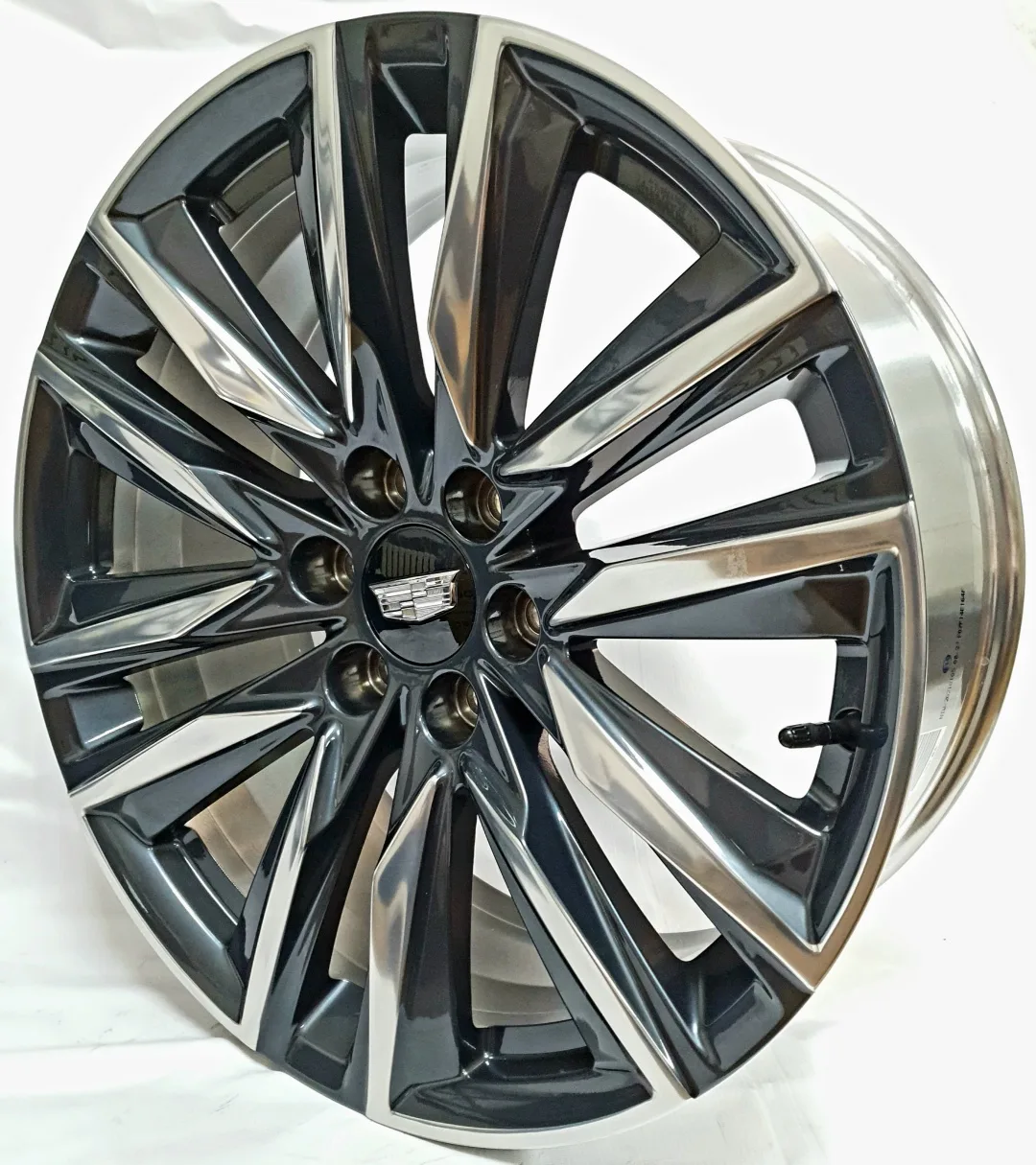 Cadillac 777 9x22/6x139.7 D78 ET28 4 диска серебристый, графит
