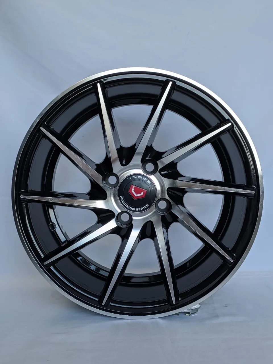 Replica 885 7x16/4x100 D67.1 ET35 черный, серебристый