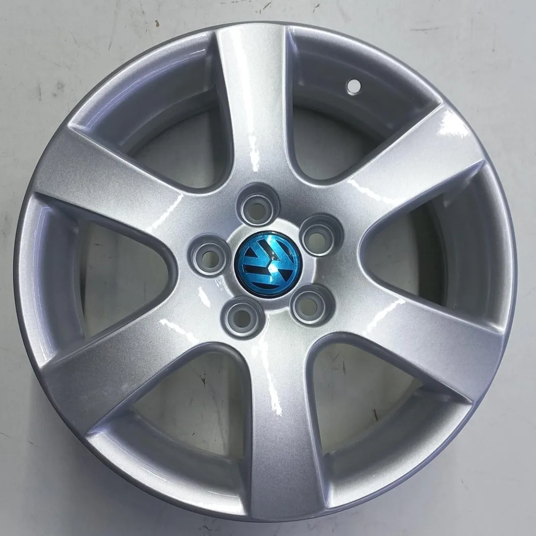 Volkswagen 749 6x15 5x100 D57.1 ET43 серебристый