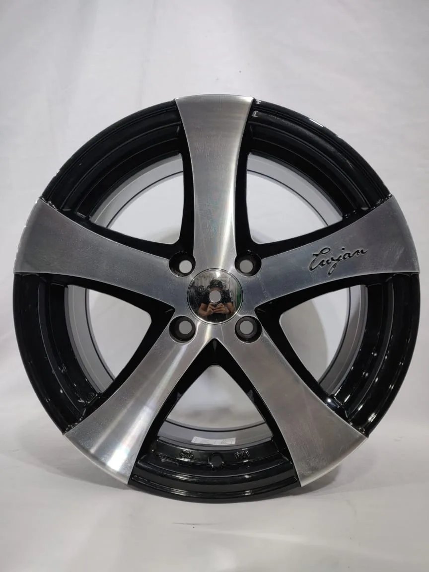Replica bk5843 7x15/4x100 D67.1 ET35 черный, серебристый