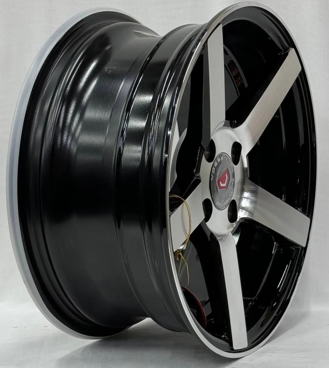 Bai Wheels 693 7x15/4x100 D67.1 ET30 4 диска черный, серебристый