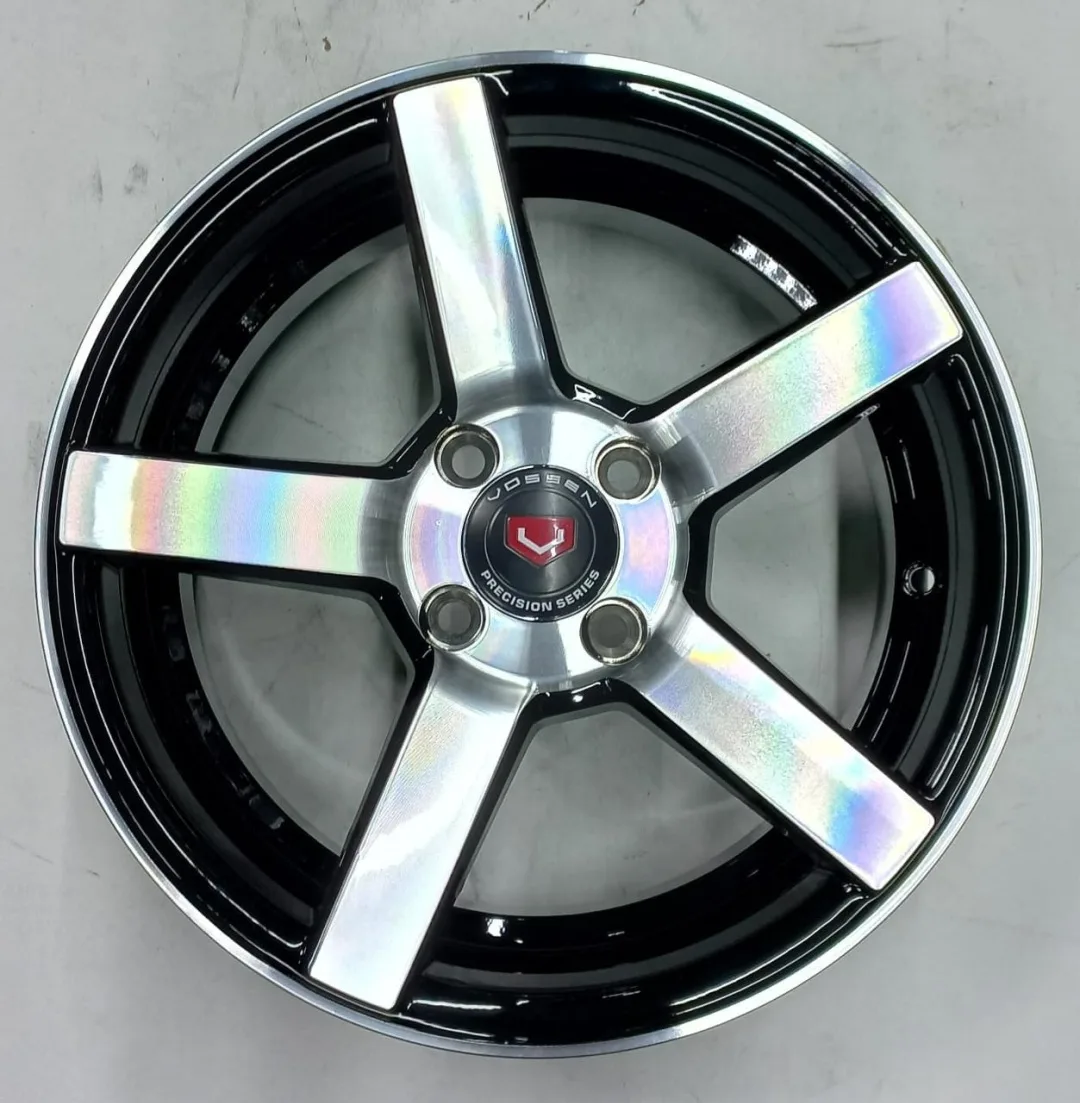 Vossen 693-100 7x15/4x100 D67.1 ET30 черный, серебристый