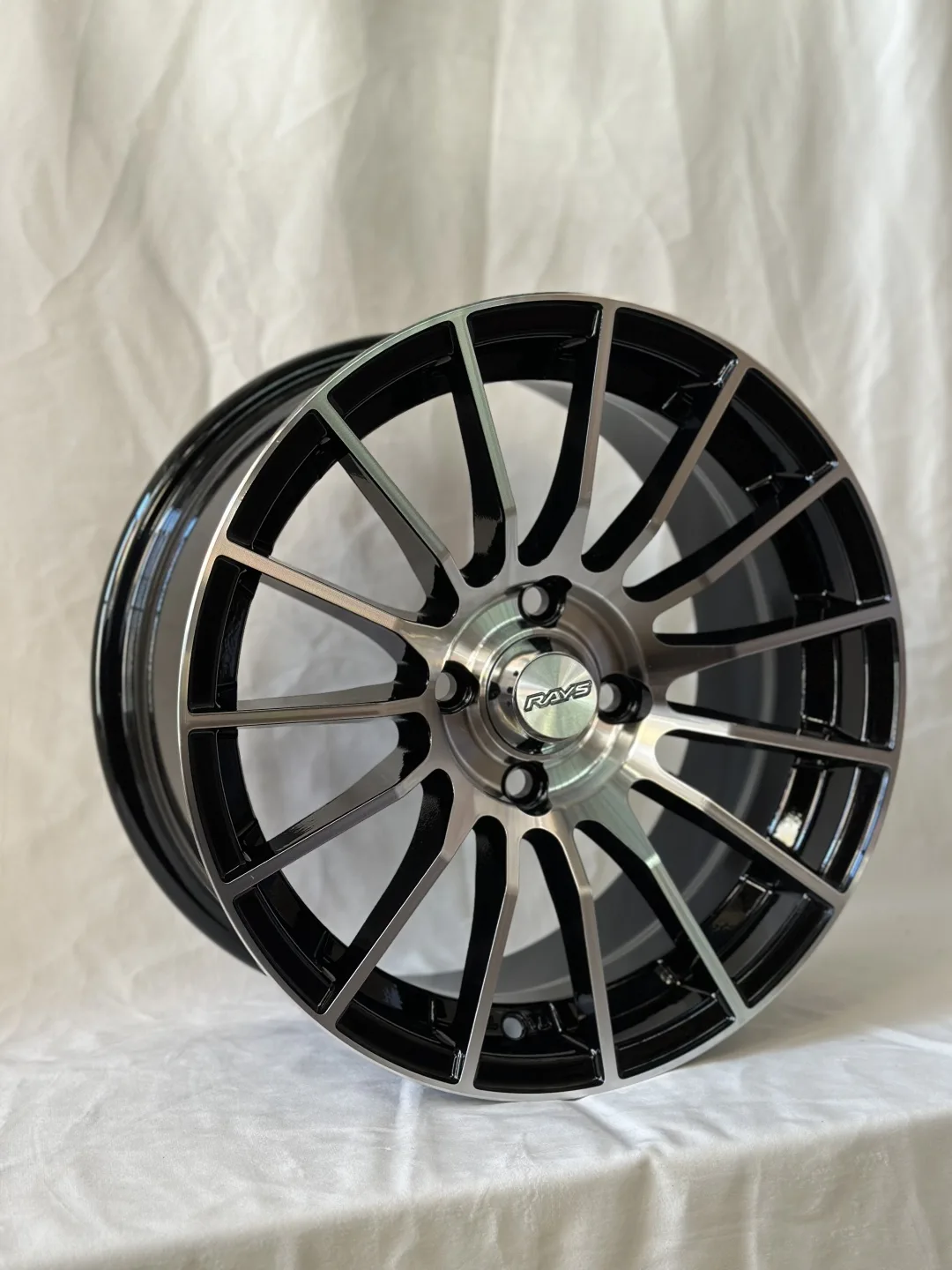 Replica RAYS9033 7x15/4x100 D67.1 ET35 4 диска черный, серебристый