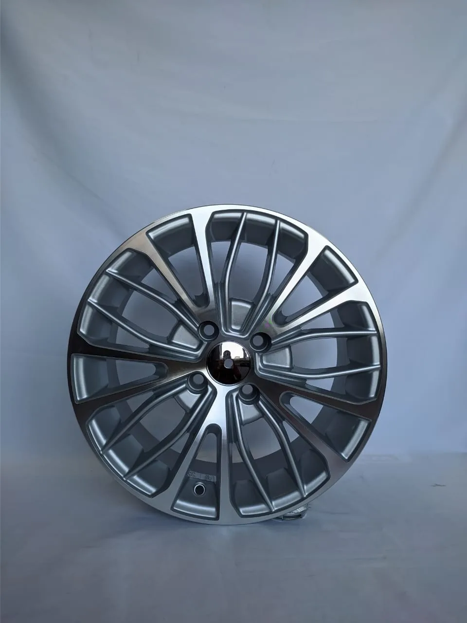 Replica bk0052 6.5x15/4x100 D67.1 ET35 серебристый