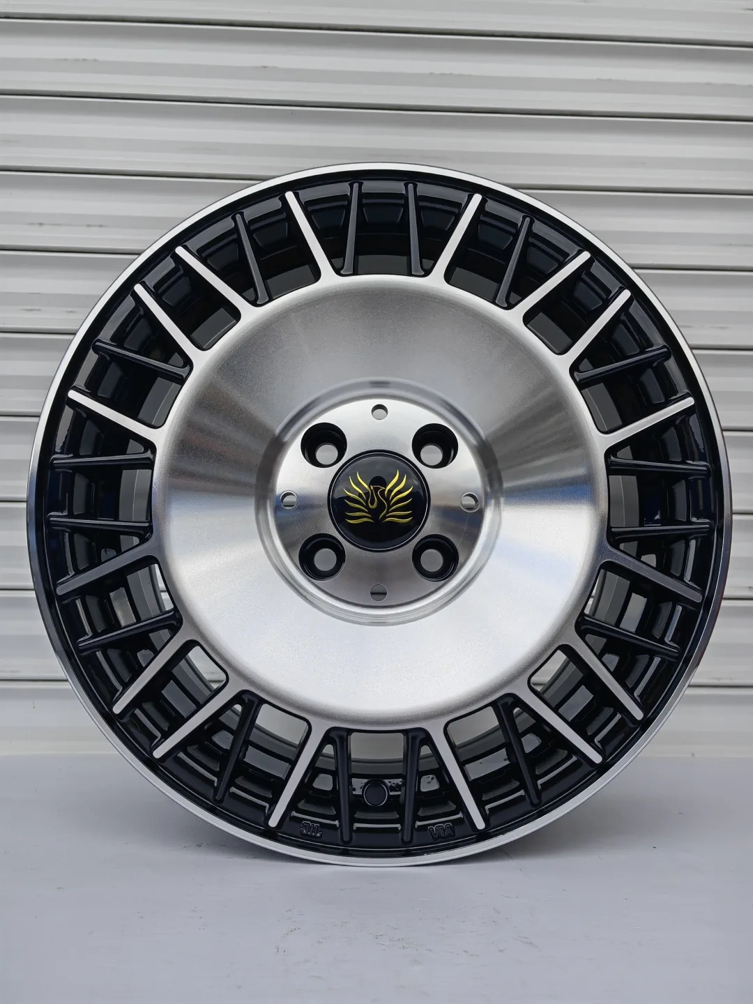 RNO 3357 7x15/4x100 D67.1 ET35 черный, серебристый