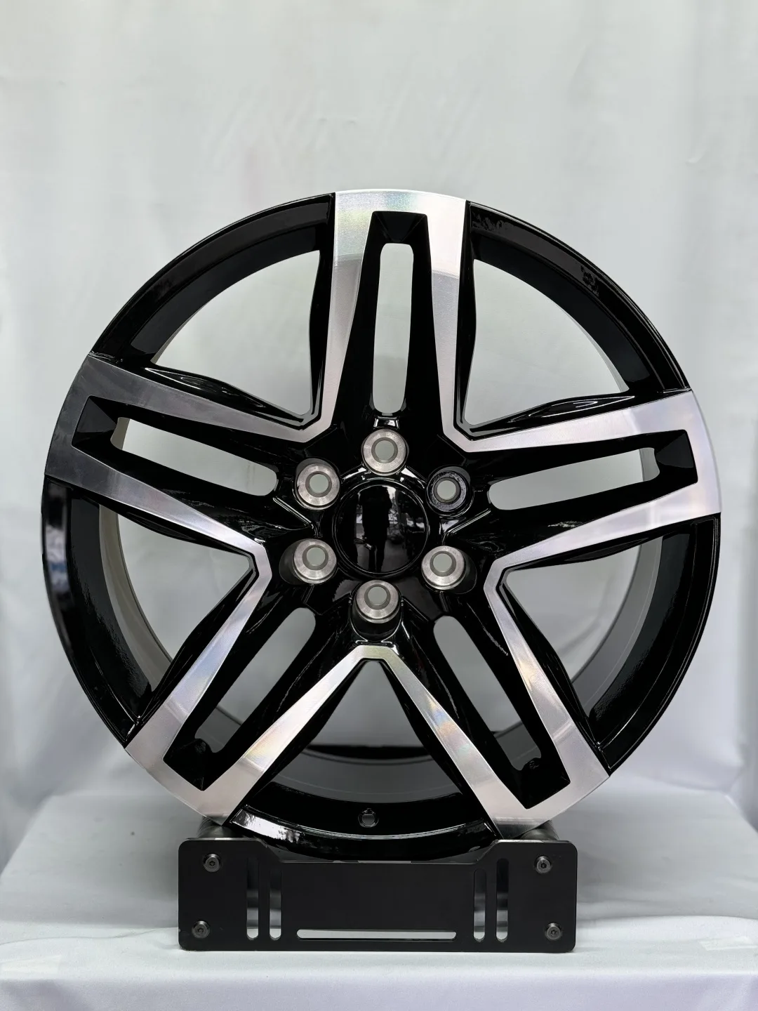 Top Grade Top Grade 9x22/6x139.7 D78.1 ET24 4 диска черный, серебристый