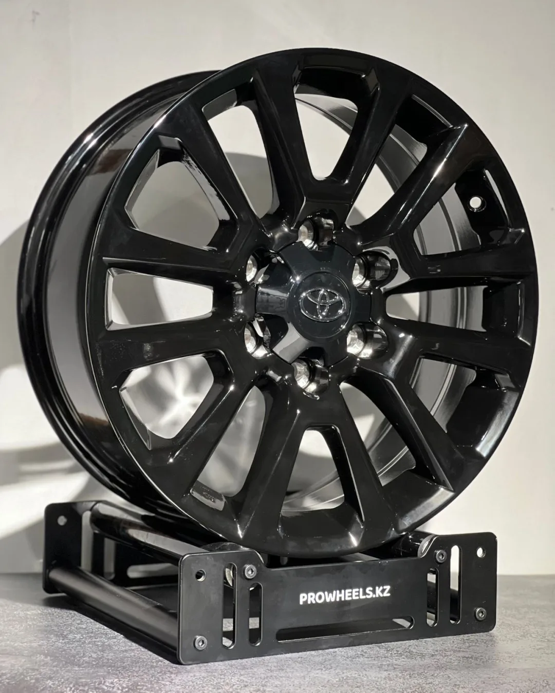 Pro Wheels 99848 7.5x17/6x139.7 D106.1 ET25 4 диска черный