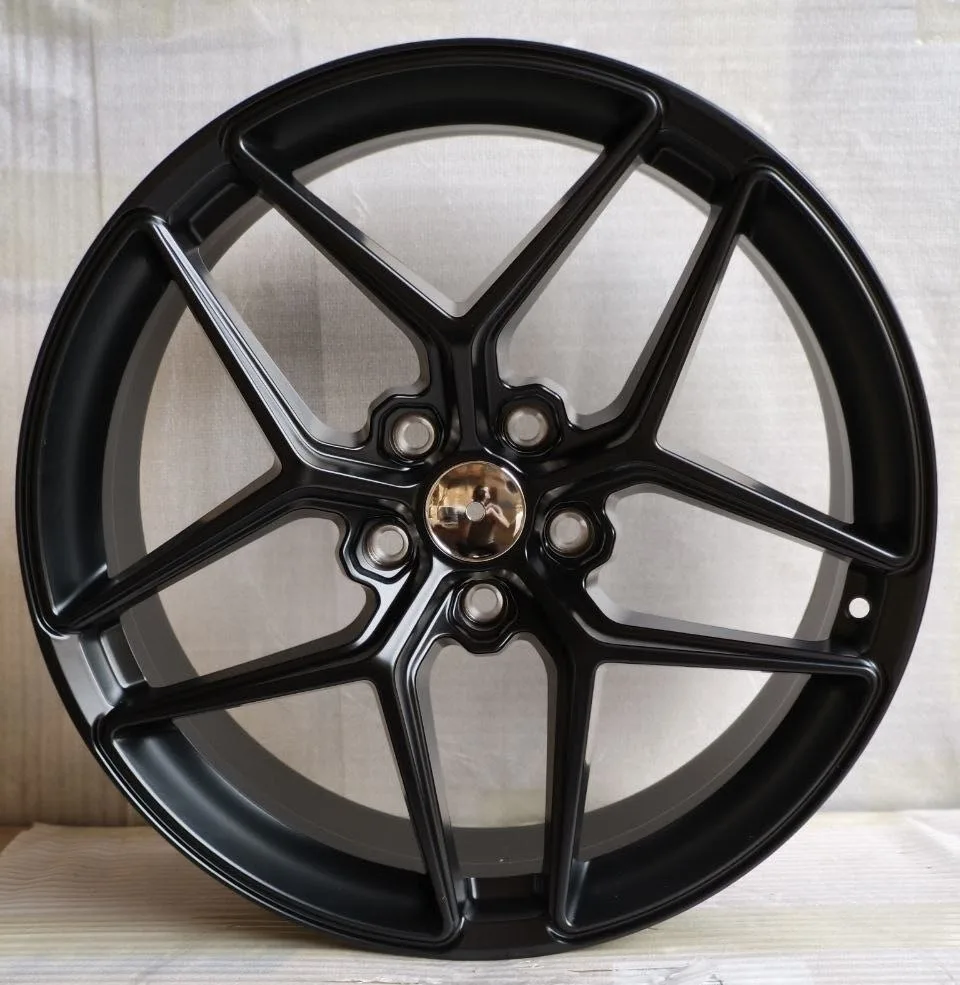 RNO 39 8.5x19/5x114.3 D73.1 ET35 4 диска черный