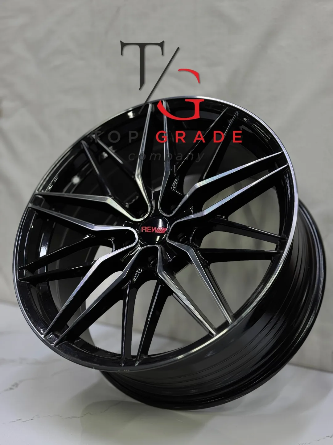Top Grade Tg0052 8.5x19/5x108 D65.1 ET35 4 диска черный, серебристый