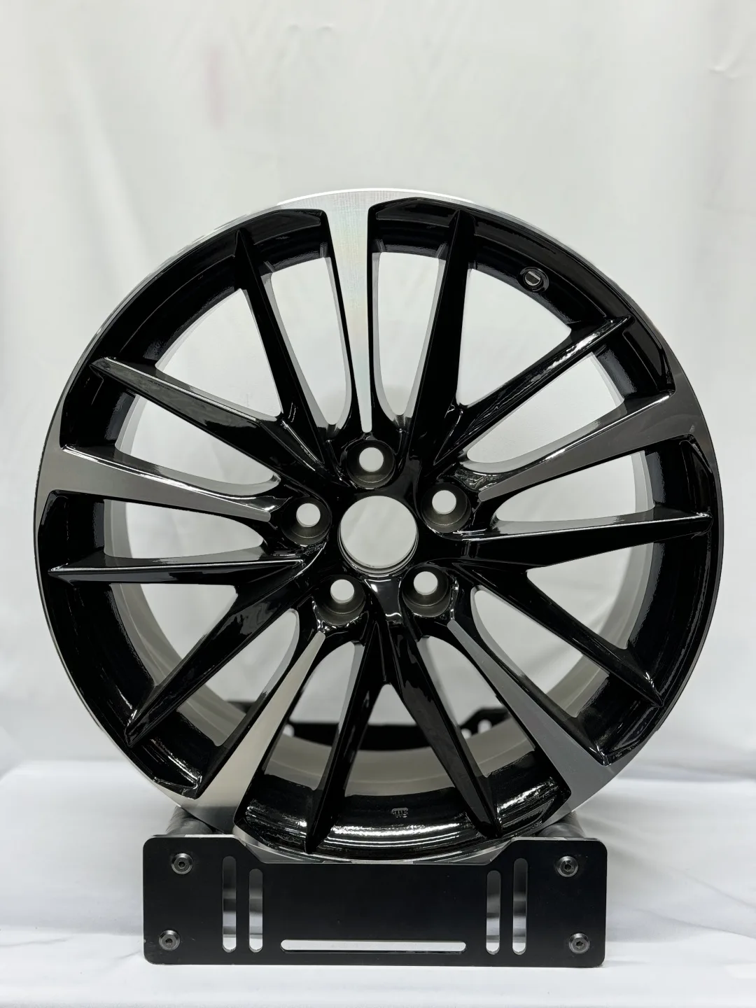 Top Grade Top Grade 8x19/5x114.3 D65.1 ET50 4 диска черный, серебристый