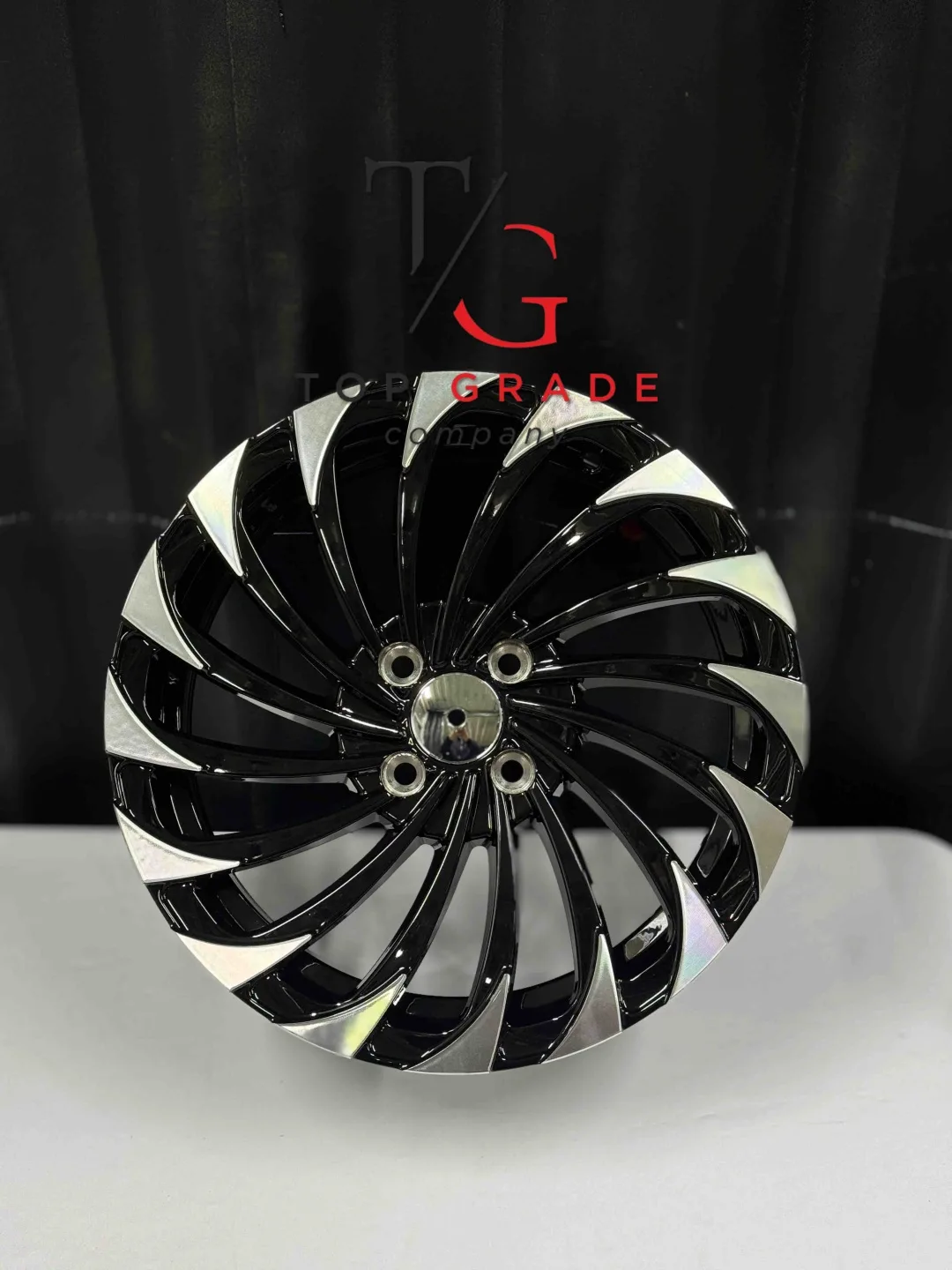 Top Grade Top grade0113 7x16/4x100 D67.1 ET35 4 диска черный, серебристый