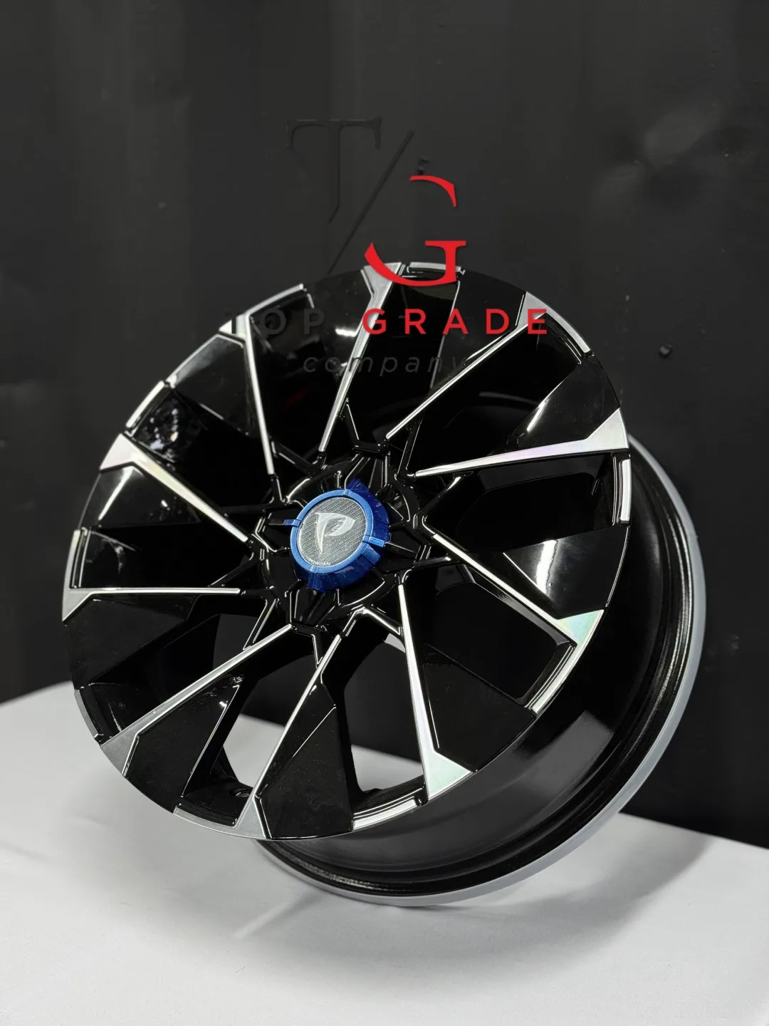 Top Grade 9009 7x17/4x100 D67.1 ET35 4 диска черный, серебристый